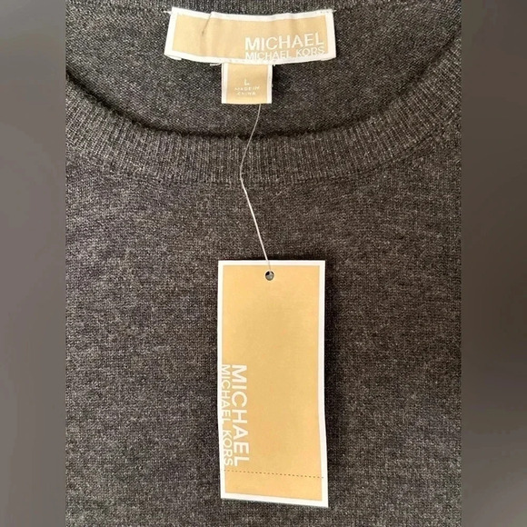 Michael Kors half sleeve faux fur cuffed sweater - Picture 6 of 7